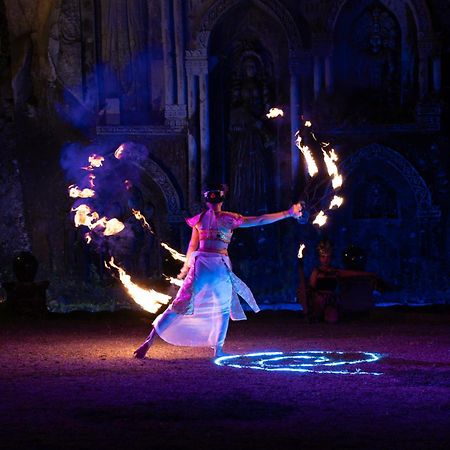 Avalon Ubud Castle & Spa エクステリア 写真