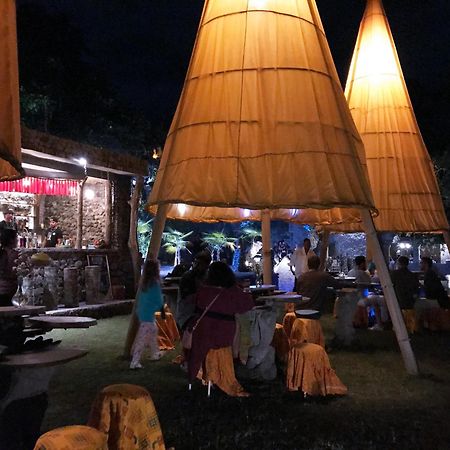 Avalon Ubud Castle & Spa エクステリア 写真