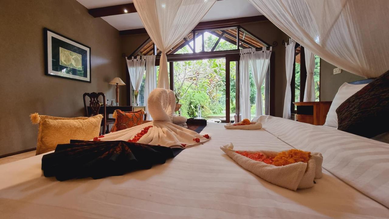 Avalon Ubud Castle & Spa エクステリア 写真