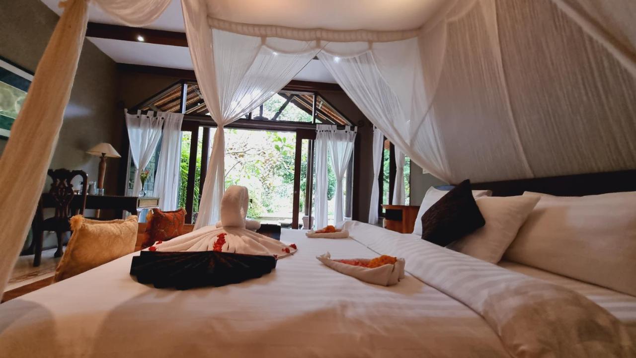 Avalon Ubud Castle & Spa エクステリア 写真