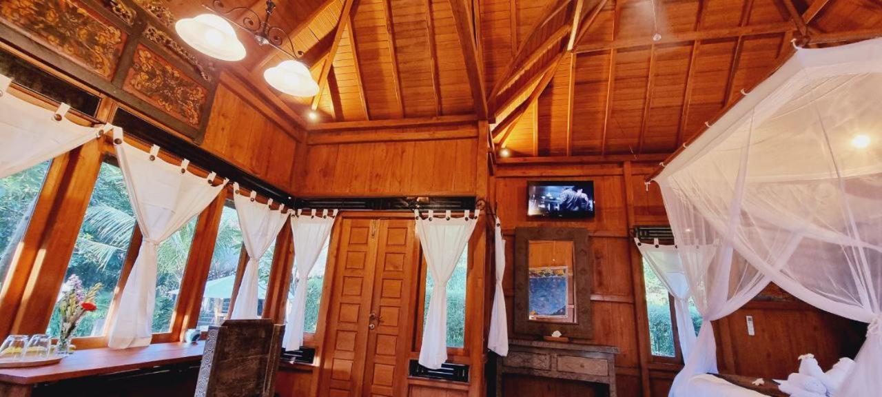 Avalon Ubud Castle & Spa エクステリア 写真