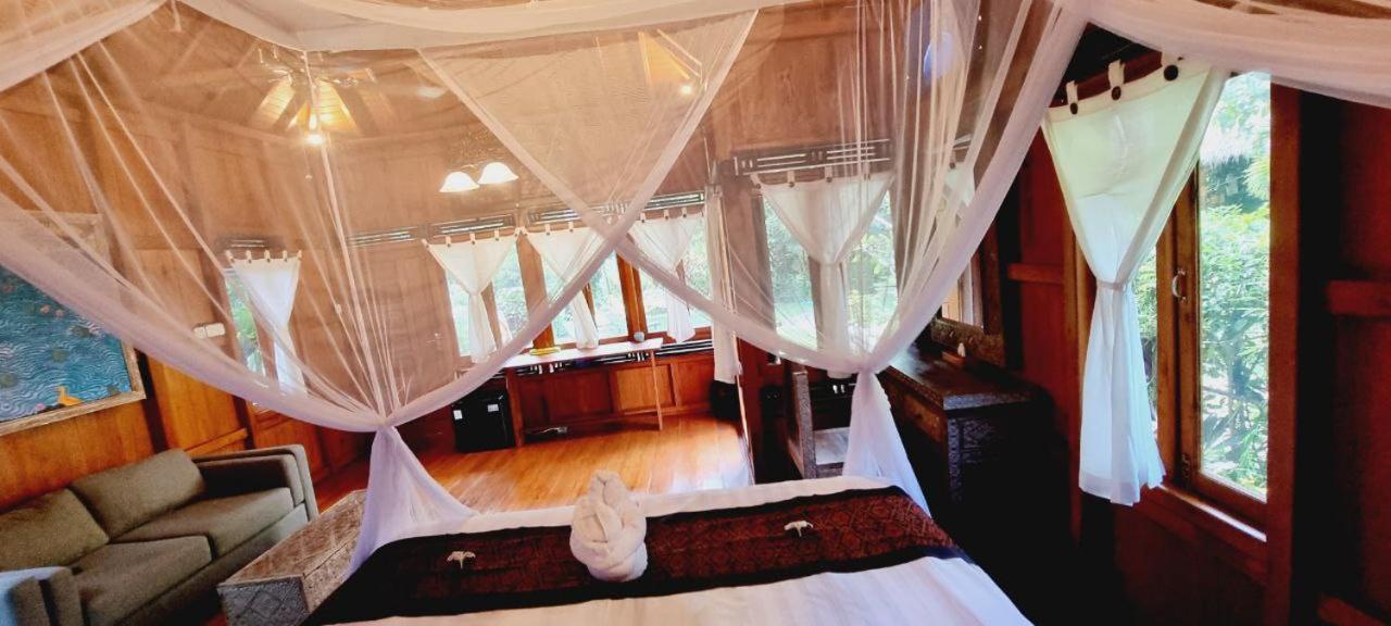 Avalon Ubud Castle & Spa エクステリア 写真