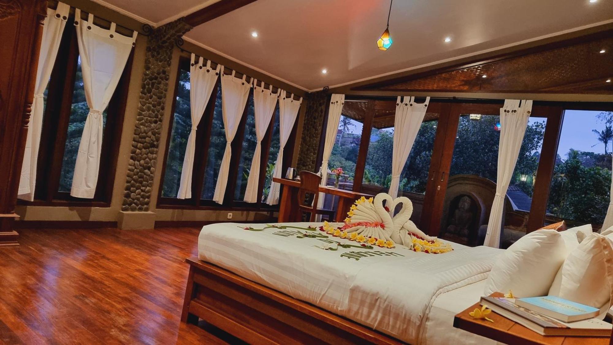 Avalon Ubud Castle & Spa エクステリア 写真