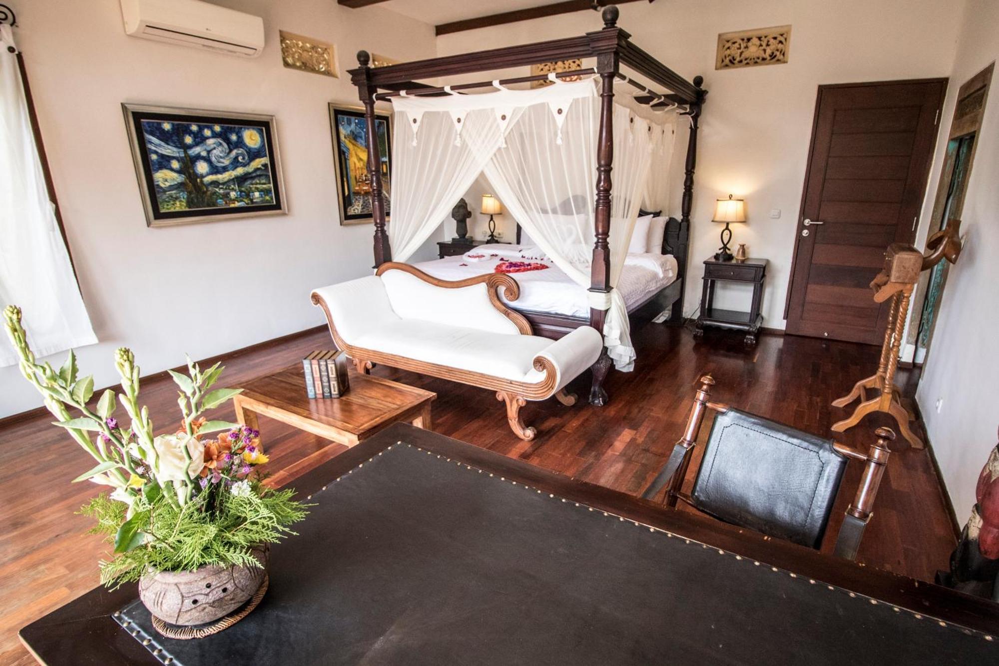Avalon Ubud Castle & Spa エクステリア 写真