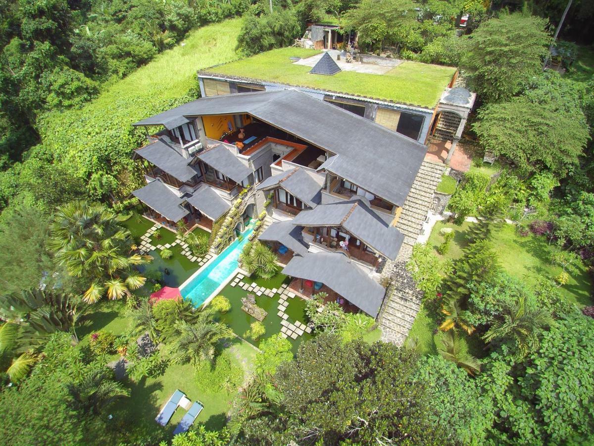 Avalon Ubud Castle & Spa エクステリア 写真